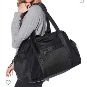 Lululemon Everywhere Duffel